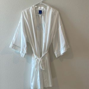 Apt 9 large white MRS. robe -  gentle use worn once